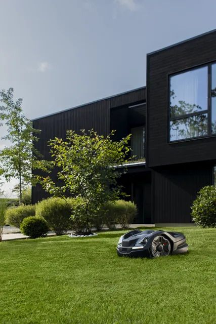 Verkauf, Installation und Wartung von Mährobotern inkl. Ladestation